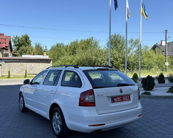 Белый Шкода Октавия, объемом двигателя 1.8 л и пробегом 203 тыс. км за 6990 $, фото 9 на Automoto.ua