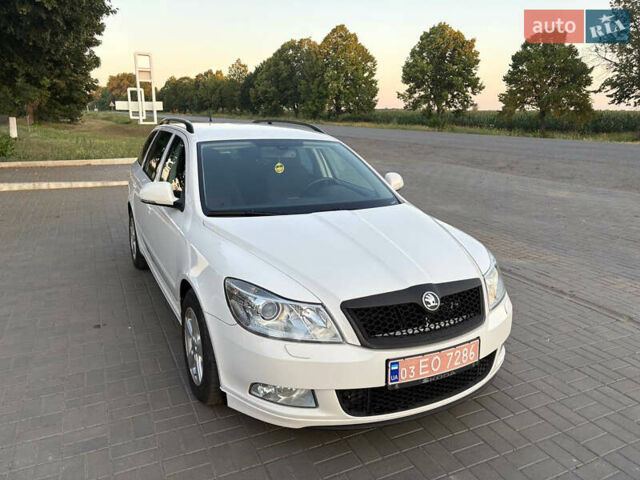Белый Шкода Октавия, объемом двигателя 0 л и пробегом 190 тыс. км за 7500 $, фото 7 на Automoto.ua