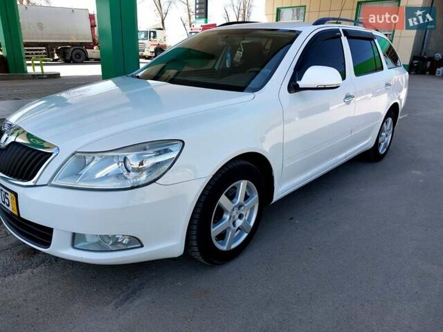 Белый Шкода Октавия, объемом двигателя 1.6 л и пробегом 289 тыс. км за 6800 $, фото 7 на Automoto.ua