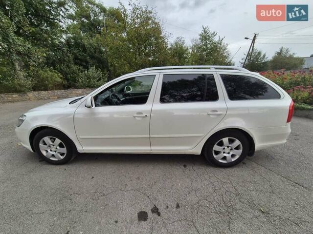 Білий Шкода Октавія, об'ємом двигуна 1.6 л та пробігом 224 тис. км за 7600 $, фото 7 на Automoto.ua