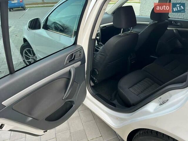 Белый Шкода Октавия, объемом двигателя 1.8 л и пробегом 267 тыс. км за 8250 $, фото 24 на Automoto.ua