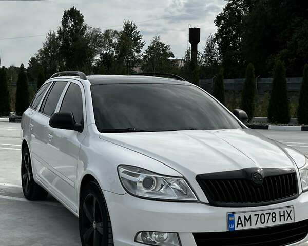 Белый Шкода Октавия, объемом двигателя 1.6 л и пробегом 325 тыс. км за 7800 $, фото 13 на Automoto.ua
