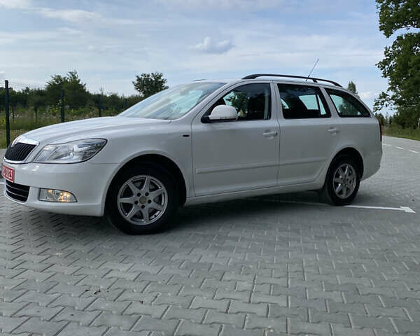 Белый Шкода Октавия, объемом двигателя 1.8 л и пробегом 204 тыс. км за 6790 $, фото 9 на Automoto.ua
