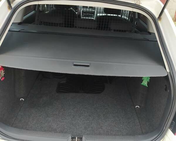 Білий Шкода Октавія, об'ємом двигуна 1.6 л та пробігом 200 тис. км за 7700 $, фото 6 на Automoto.ua