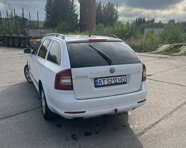 Белый Шкода Октавия, объемом двигателя 1.6 л и пробегом 260 тыс. км за 6850 $, фото 16 на Automoto.ua