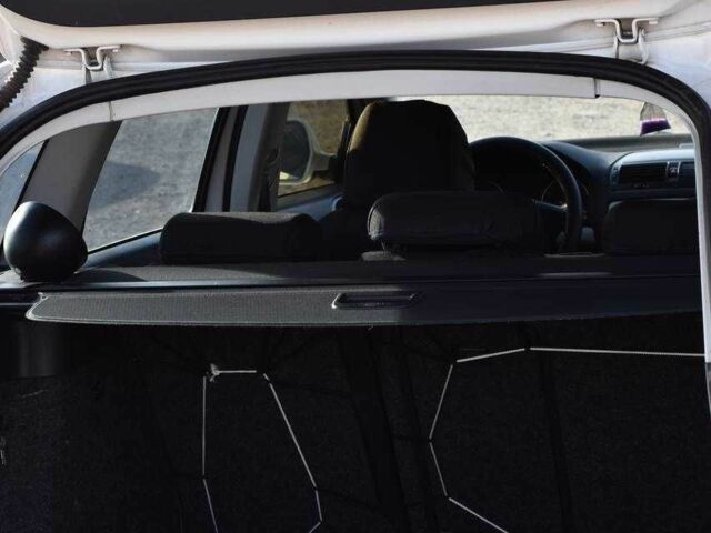 Білий Шкода Октавія, об'ємом двигуна 1.6 л та пробігом 259 тис. км за 7200 $, фото 19 на Automoto.ua