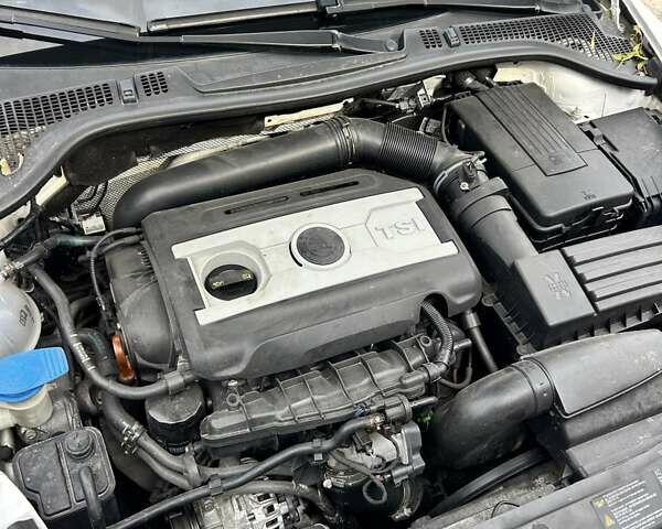 Білий Шкода Октавія, об'ємом двигуна 1.8 л та пробігом 233 тис. км за 8200 $, фото 33 на Automoto.ua