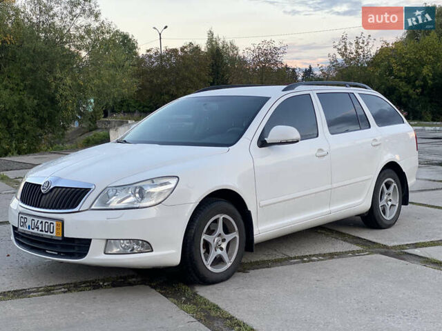 Белый Шкода Октавия, объемом двигателя 1.6 л и пробегом 281 тыс. км за 8600 $, фото 3 на Automoto.ua