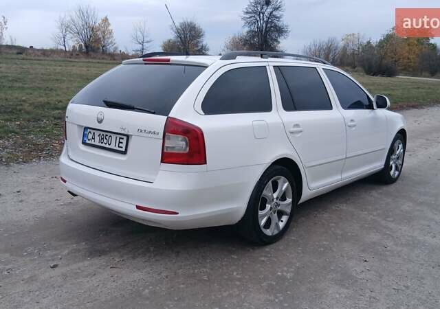 Белый Шкода Октавия, объемом двигателя 1.6 л и пробегом 258 тыс. км за 7900 $, фото 12 на Automoto.ua