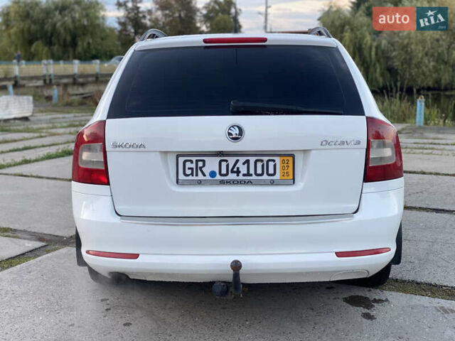 Белый Шкода Октавия, объемом двигателя 1.6 л и пробегом 281 тыс. км за 8600 $, фото 6 на Automoto.ua