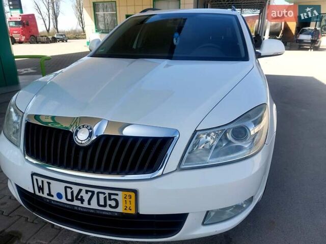 Белый Шкода Октавия, объемом двигателя 1.6 л и пробегом 289 тыс. км за 6800 $, фото 3 на Automoto.ua
