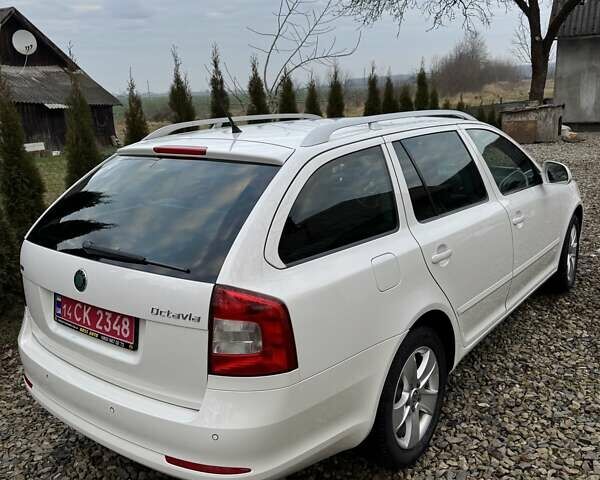 Белый Шкода Октавия, объемом двигателя 1.6 л и пробегом 227 тыс. км за 9400 $, фото 8 на Automoto.ua