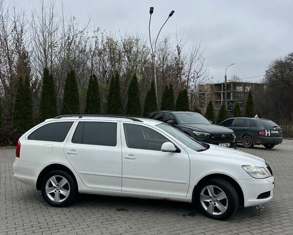 Белый Шкода Октавия, объемом двигателя 1.6 л и пробегом 420 тыс. км за 5999 $, фото 4 на Automoto.ua