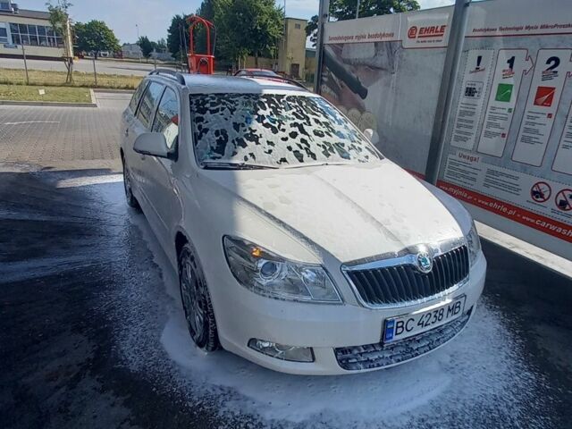 Белый Шкода Октавия, объемом двигателя 1.6 л и пробегом 236 тыс. км за 7350 $, фото 12 на Automoto.ua