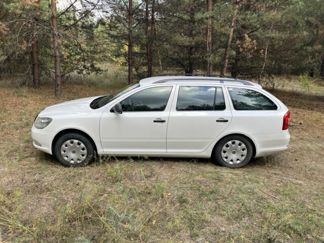 Белый Шкода Октавия, объемом двигателя 1.6 л и пробегом 263 тыс. км за 7499 $, фото 6 на Automoto.ua