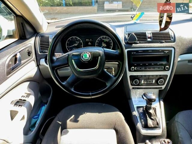Білий Шкода Октавія, об'ємом двигуна 1.8 л та пробігом 198 тис. км за 7500 $, фото 18 на Automoto.ua