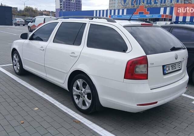 Белый Шкода Октавия, объемом двигателя 1.6 л и пробегом 258 тыс. км за 7900 $, фото 4 на Automoto.ua