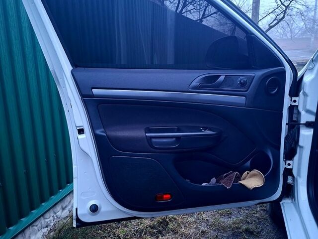 Белый Шкода Октавия, объемом двигателя 1.6 л и пробегом 223 тыс. км за 8500 $, фото 10 на Automoto.ua