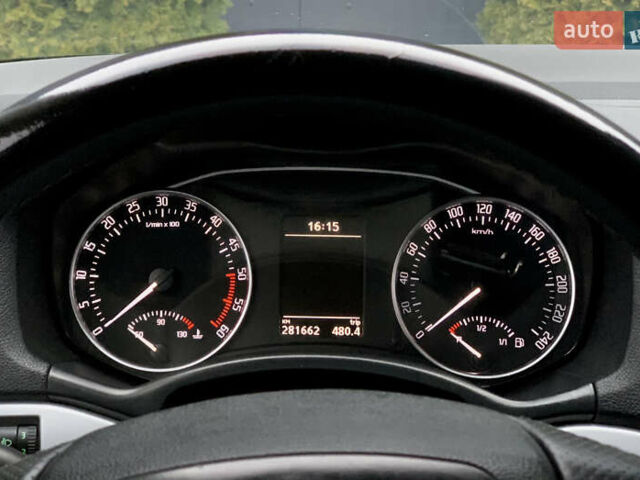 Белый Шкода Октавия, объемом двигателя 2 л и пробегом 282 тыс. км за 8700 $, фото 39 на Automoto.ua