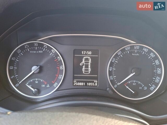 Белый Шкода Октавия, объемом двигателя 1.6 л и пробегом 250 тыс. км за 8200 $, фото 16 на Automoto.ua