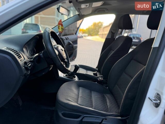 Белый Шкода Октавия, объемом двигателя 1.9 л и пробегом 394 тыс. км за 5777 $, фото 17 на Automoto.ua