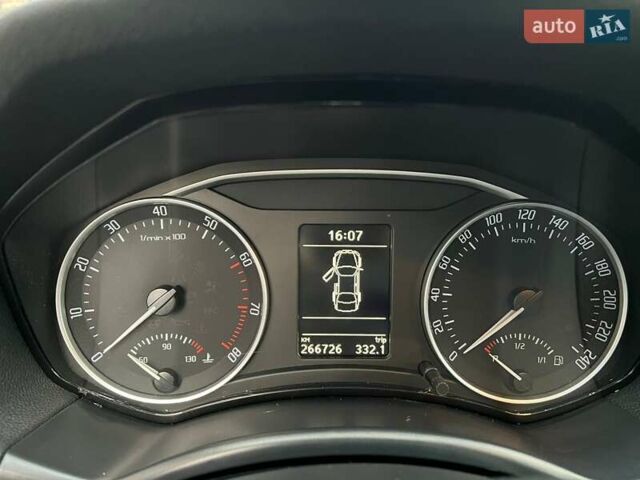 Белый Шкода Октавия, объемом двигателя 1.8 л и пробегом 267 тыс. км за 8250 $, фото 18 на Automoto.ua