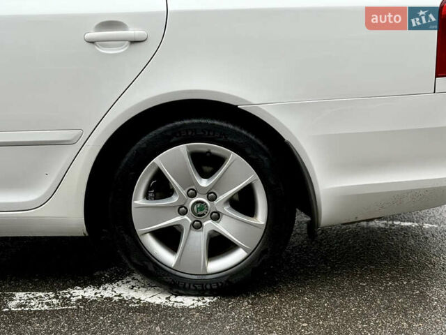 Белый Шкода Октавия, объемом двигателя 1.6 л и пробегом 204 тыс. км за 8999 $, фото 27 на Automoto.ua