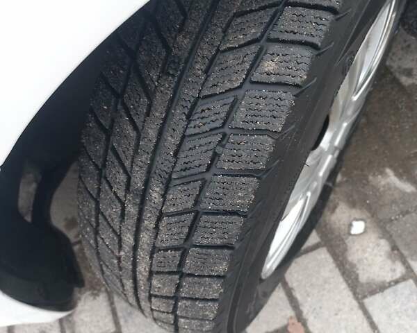 Белый Шкода Октавия, объемом двигателя 1.6 л и пробегом 360 тыс. км за 7900 $, фото 3 на Automoto.ua