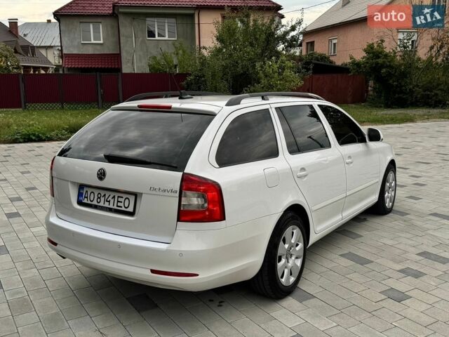 Белый Шкода Октавия, объемом двигателя 1.6 л и пробегом 244 тыс. км за 5999 $, фото 2 на Automoto.ua