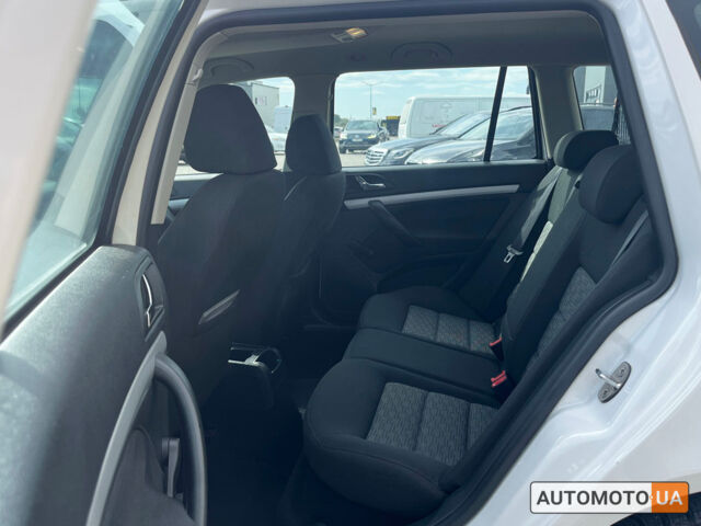 Белый Шкода Октавия, объемом двигателя 1.6 л и пробегом 245 тыс. км за 8200 $, фото 27 на Automoto.ua