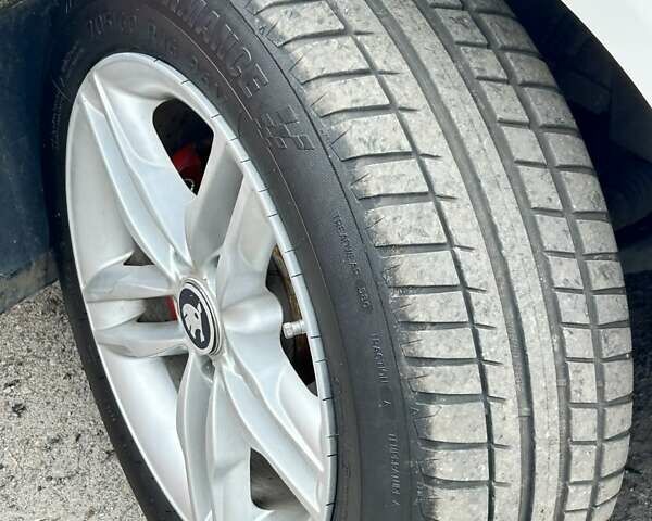 Білий Шкода Октавія, об'ємом двигуна 1.8 л та пробігом 233 тис. км за 8200 $, фото 5 на Automoto.ua