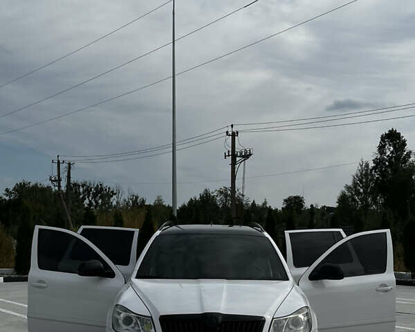 Белый Шкода Октавия, объемом двигателя 1.6 л и пробегом 325 тыс. км за 7800 $, фото 7 на Automoto.ua