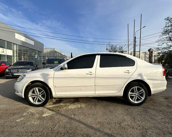 Белый Шкода Октавия, объемом двигателя 1.8 л и пробегом 233 тыс. км за 8300 $, фото 3 на Automoto.ua
