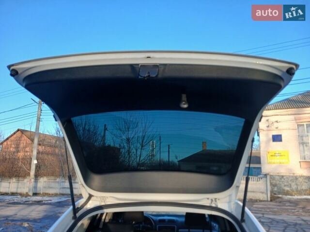 Белый Шкода Октавия, объемом двигателя 1.2 л и пробегом 260 тыс. км за 5800 $, фото 10 на Automoto.ua