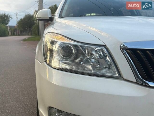Белый Шкода Октавия, объемом двигателя 1.6 л и пробегом 308 тыс. км за 7500 $, фото 7 на Automoto.ua