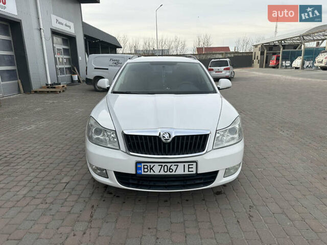 Белый Шкода Октавия, объемом двигателя 1.6 л и пробегом 285 тыс. км за 6850 $, фото 10 на Automoto.ua