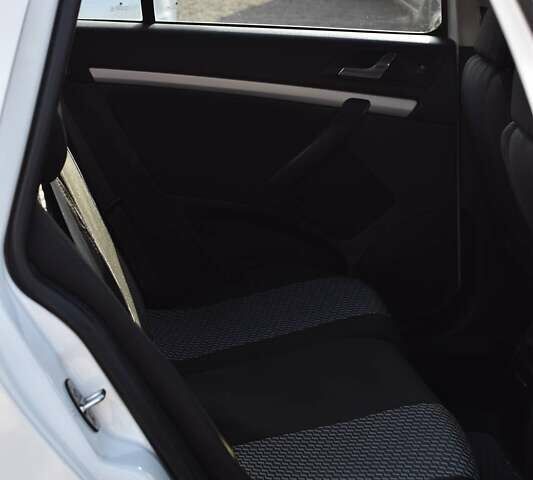 Білий Шкода Октавія, об'ємом двигуна 1.6 л та пробігом 259 тис. км за 7200 $, фото 14 на Automoto.ua