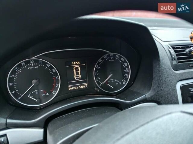 Белый Шкода Октавия, объемом двигателя 1.97 л и пробегом 210 тыс. км за 9000 $, фото 7 на Automoto.ua