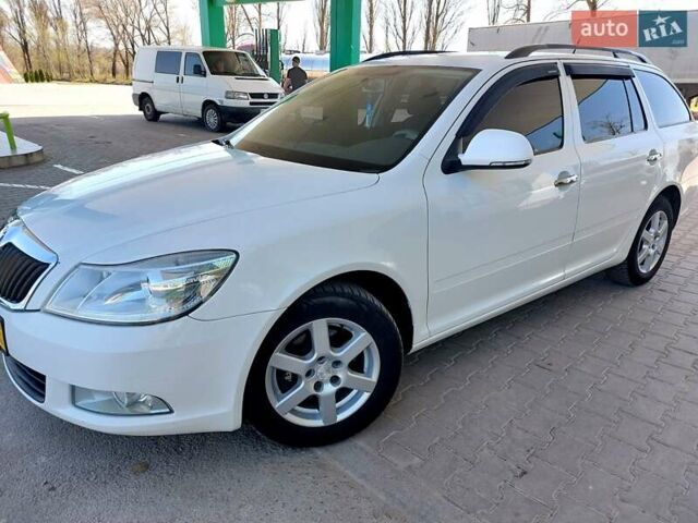 Белый Шкода Октавия, объемом двигателя 1.6 л и пробегом 289 тыс. км за 6800 $, фото 10 на Automoto.ua