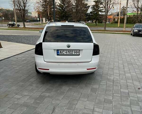 Белый Шкода Октавия, объемом двигателя 1.8 л и пробегом 267 тыс. км за 8250 $, фото 8 на Automoto.ua