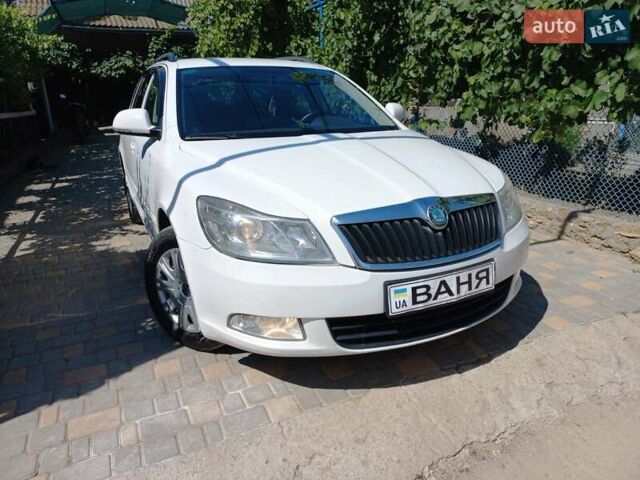 Білий Шкода Октавія, об'ємом двигуна 1.8 л та пробігом 198 тис. км за 7500 $, фото 12 на Automoto.ua