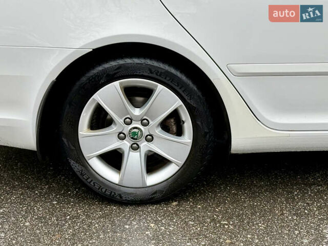 Белый Шкода Октавия, объемом двигателя 1.6 л и пробегом 204 тыс. км за 8999 $, фото 23 на Automoto.ua