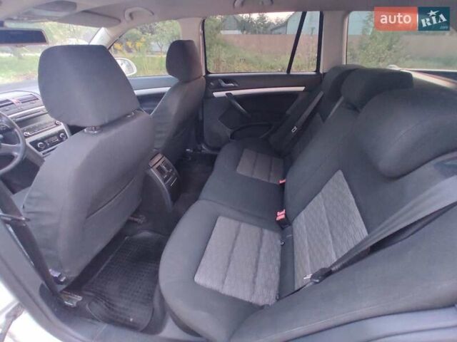 Білий Шкода Октавія, об'ємом двигуна 1.6 л та пробігом 357 тис. км за 6400 $, фото 17 на Automoto.ua