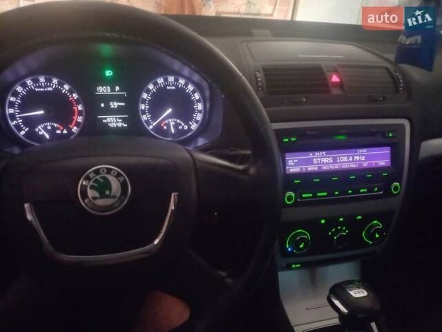 Белый Шкода Октавия, объемом двигателя 1.6 л и пробегом 405 тыс. км за 5999 $, фото 9 на Automoto.ua