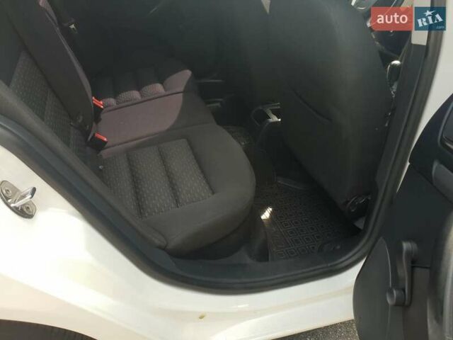 Белый Шкода Октавия, объемом двигателя 1.9 л и пробегом 250 тыс. км за 6800 $, фото 29 на Automoto.ua