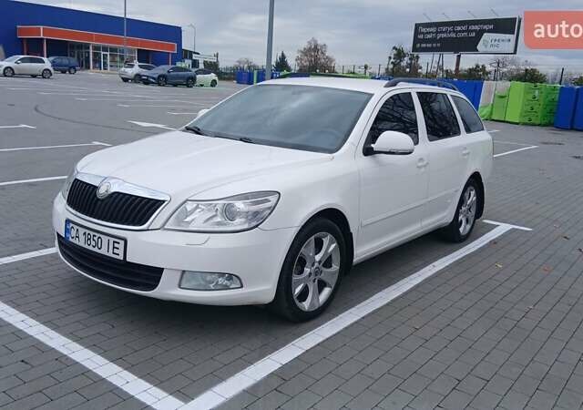 Белый Шкода Октавия, объемом двигателя 1.6 л и пробегом 258 тыс. км за 7900 $, фото 22 на Automoto.ua