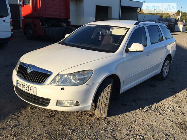 Белый Шкода Октавия, объемом двигателя 1.6 л и пробегом 299 тыс. км за 7500 $, фото 7 на Automoto.ua