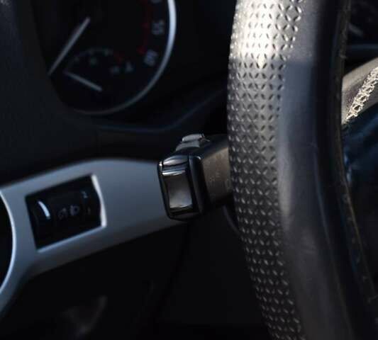 Білий Шкода Октавія, об'ємом двигуна 1.6 л та пробігом 259 тис. км за 7200 $, фото 9 на Automoto.ua