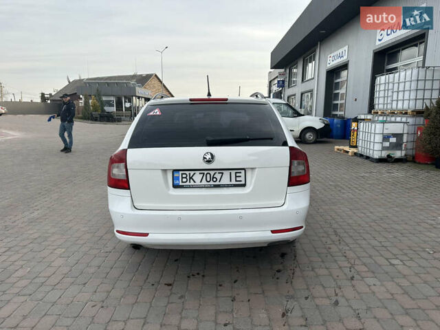 Белый Шкода Октавия, объемом двигателя 1.6 л и пробегом 285 тыс. км за 6850 $, фото 5 на Automoto.ua