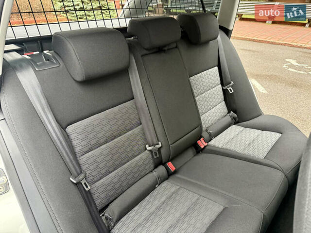 Белый Шкода Октавия, объемом двигателя 1.6 л и пробегом 204 тыс. км за 8999 $, фото 48 на Automoto.ua